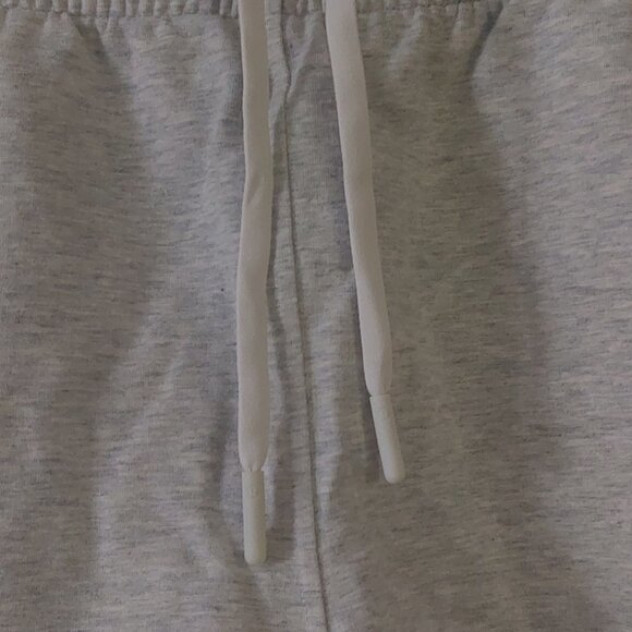 LULULEMON INNER GLOW SHORTS HEATHERED CORE ULTRA LIGHT GREY SIZE 6 - Picture 2 of 13
